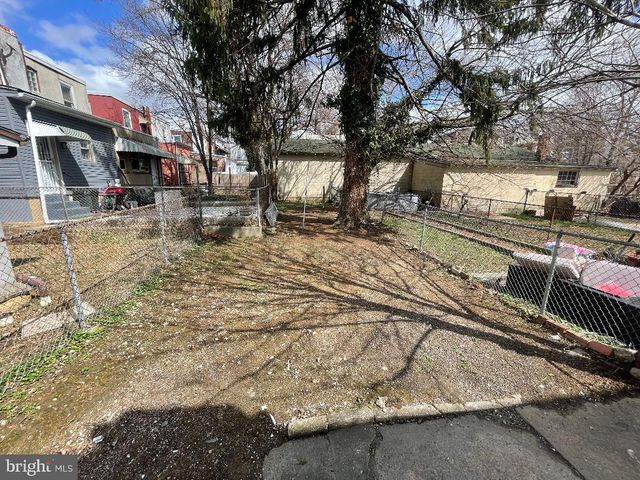 1119 CHESTNUT ST, Darby, PA 19023