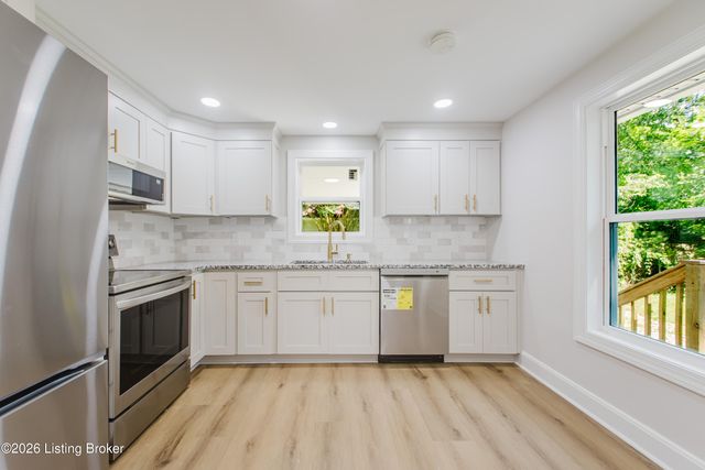 2706 Pioneer Rd, Louisville, KY 40216