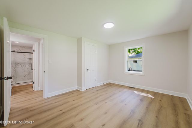 2706 Pioneer Rd, Louisville, KY 40216
