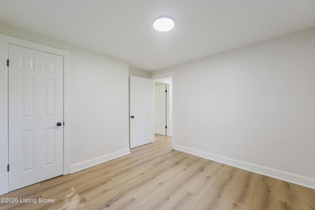 2706 Pioneer Rd, Louisville, KY 40216