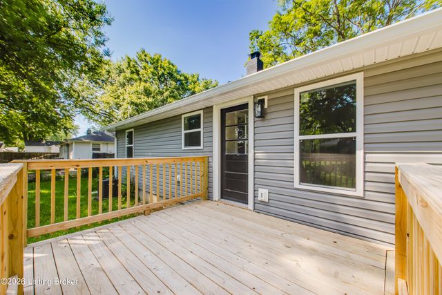 2706 Pioneer Rd, Louisville, KY 40216