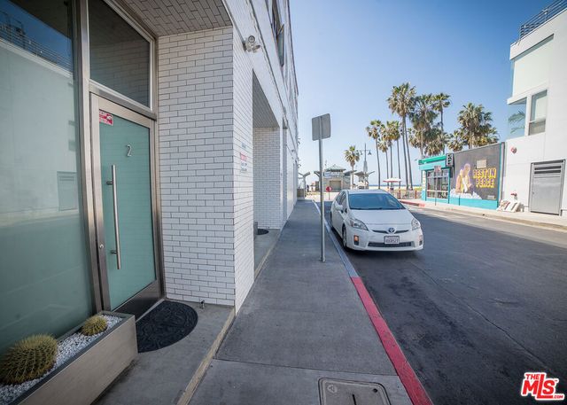 8 Brooks Avenue 3, Venice, CA 90291