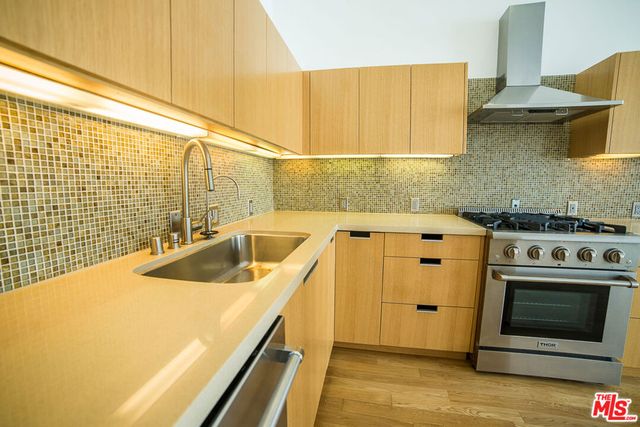 8 Brooks Avenue 3, Venice, CA 90291