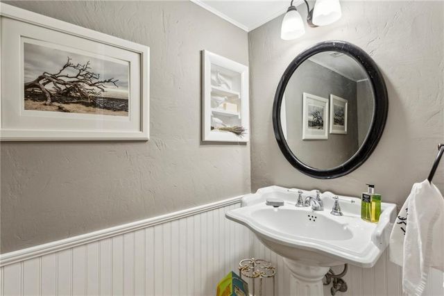 162 Lablanc NW Way, Atlanta, GA 30327