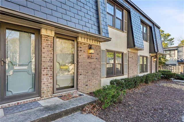 162 Lablanc NW Way, Atlanta, GA 30327