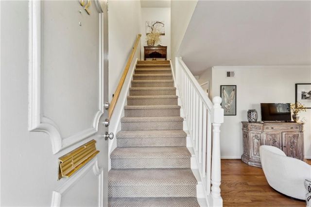 162 Lablanc NW Way, Atlanta, GA 30327