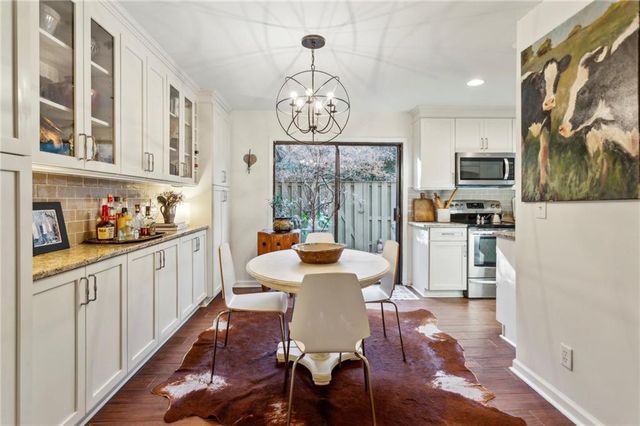 162 Lablanc NW Way, Atlanta, GA 30327