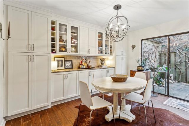 162 Lablanc NW Way, Atlanta, GA 30327