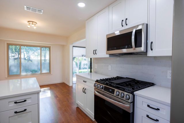 11301 Toledo DR, Austin, TX 78759