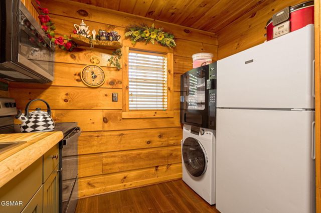 4424 & 4428 Grindstone Ridge Road, Pigeon Forge, TN 37863