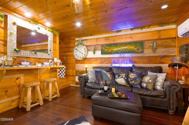 4424 & 4428 Grindstone Ridge Road, Pigeon Forge, TN 37863