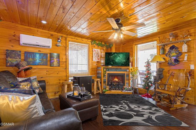 4424 & 4428 Grindstone Ridge Road, Pigeon Forge, TN 37863