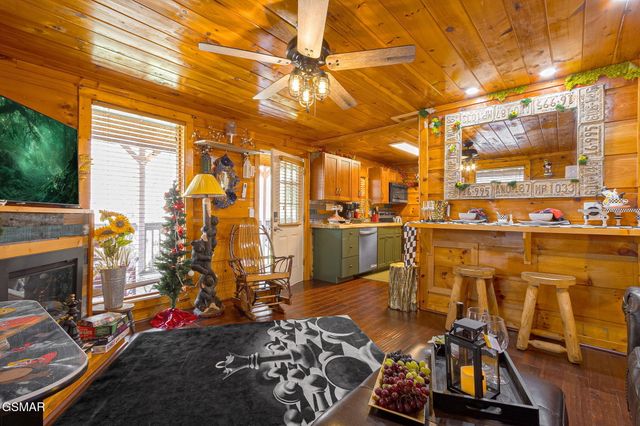 4424 & 4428 Grindstone Ridge Road, Pigeon Forge, TN 37863