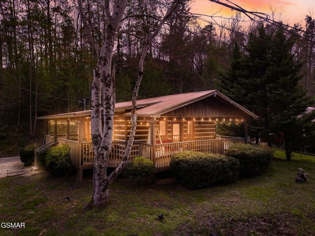 4424 & 4428 Grindstone Ridge Road, Pigeon Forge, TN 37863