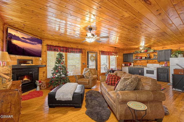4424 & 4428 Grindstone Ridge Road, Pigeon Forge, TN 37863