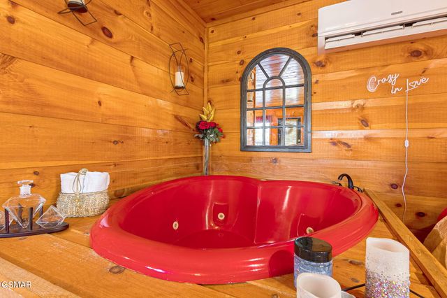 4424 & 4428 Grindstone Ridge Road, Pigeon Forge, TN 37863