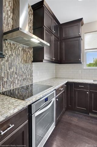 915 Appleton Court, Oakland, MI 48363