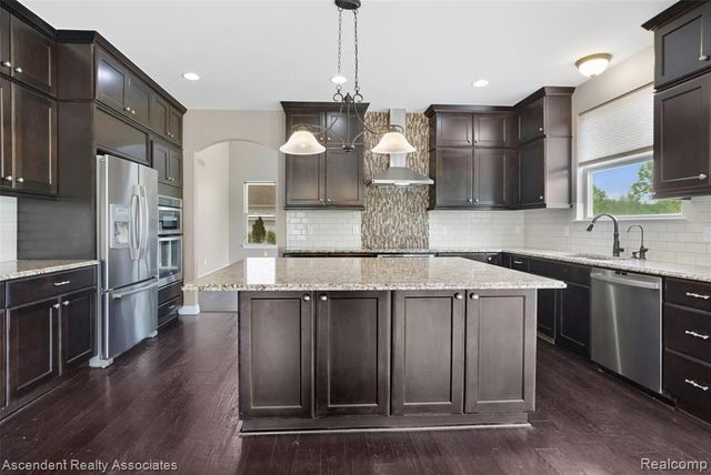 915 Appleton Court, Oakland, MI 48363