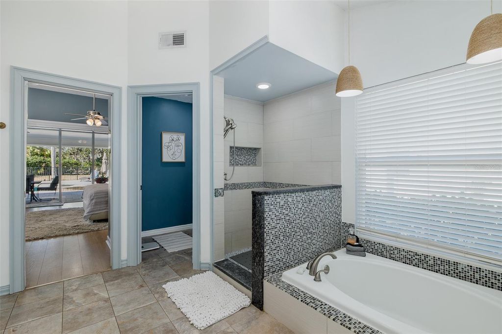 Image 14 of property listing at 17304 CARRIAGE WAY, Odessa, FL 33556