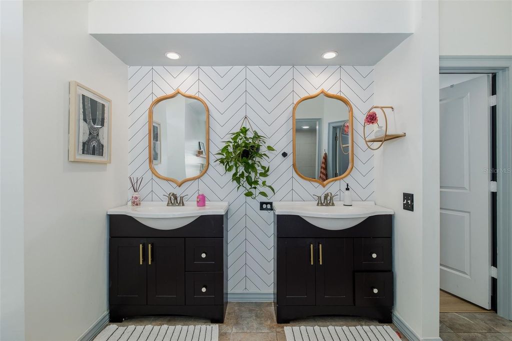 Image 15 of property listing at 17304 CARRIAGE WAY, Odessa, FL 33556