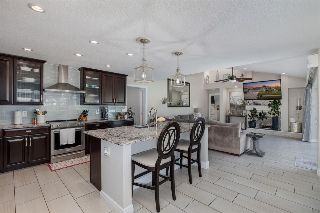 Image 22 of property listing at 17304 CARRIAGE WAY, Odessa, FL 33556