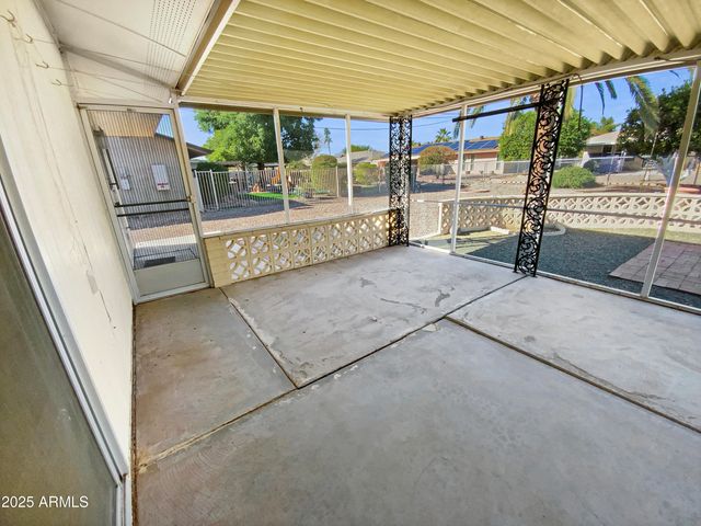9806 W HUTTON Drive, Sun City, AZ 85351