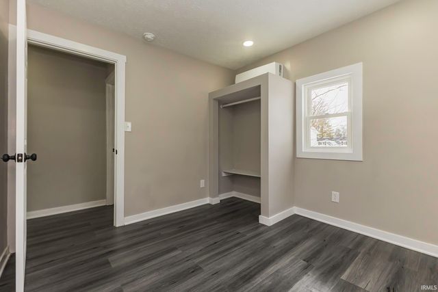 2409 S Elliott Street, Muncie, IN 47302