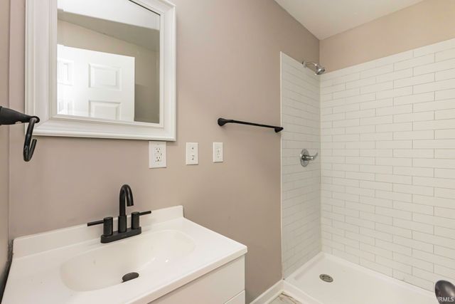 2409 S Elliott Street, Muncie, IN 47302