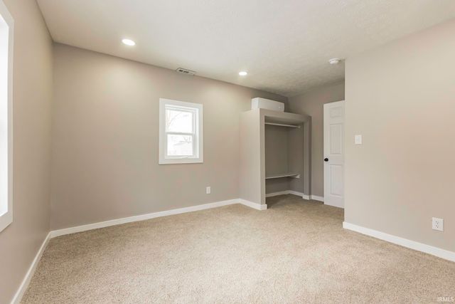 2409 S Elliott Street, Muncie, IN 47302