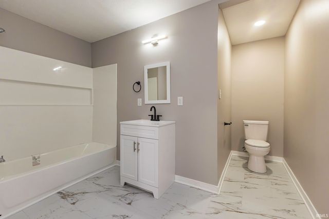 2409 S Elliott Street, Muncie, IN 47302