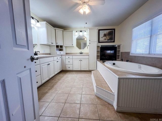 2110 Cambridge Drive, West Plains, Mo, AR 65775