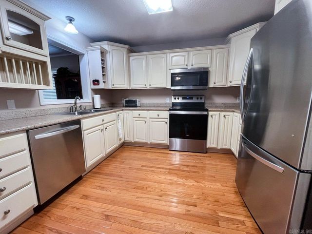 2110 Cambridge Drive, West Plains, Mo, AR 65775