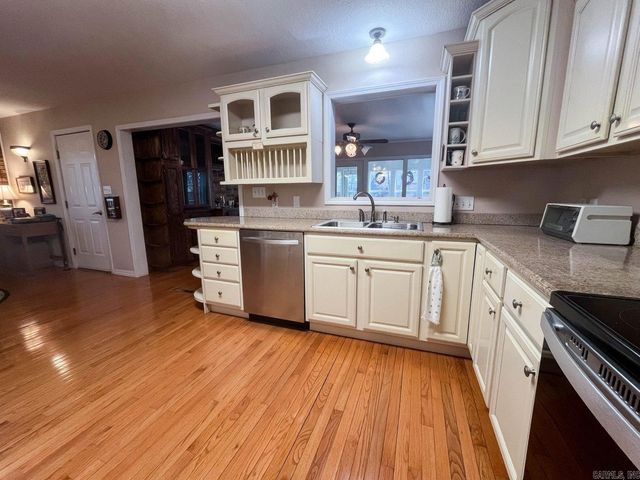 2110 Cambridge Drive, West Plains, Mo, AR 65775