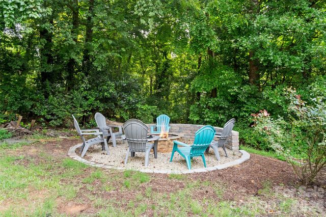 314 Stone Cliff Lane, Lake Wylie, SC 29710