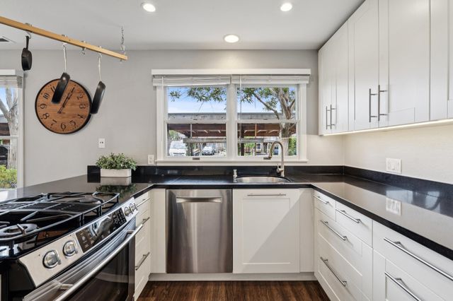 641 Centre Ct, Alameda, CA 94502