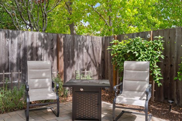 641 Centre Ct, Alameda, CA 94502