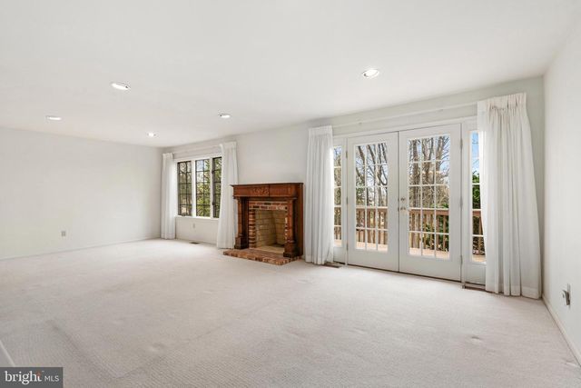 11 STURBRIDGE CT, Lambertville, NJ 08530