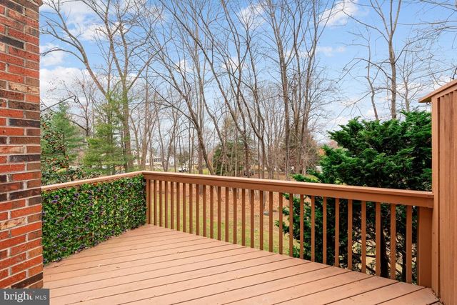 11 STURBRIDGE CT, Lambertville, NJ 08530