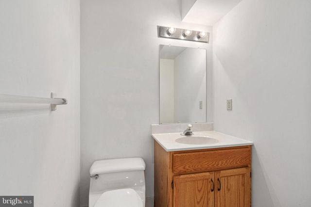 11 STURBRIDGE CT, Lambertville, NJ 08530