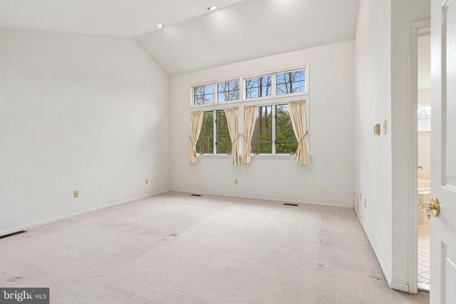 11 STURBRIDGE CT, Lambertville, NJ 08530