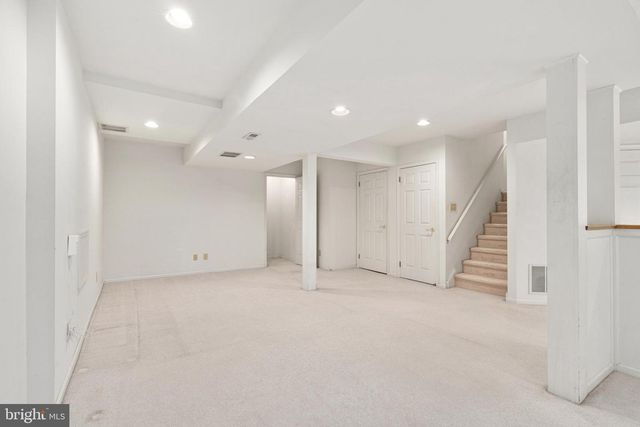 11 STURBRIDGE CT, Lambertville, NJ 08530