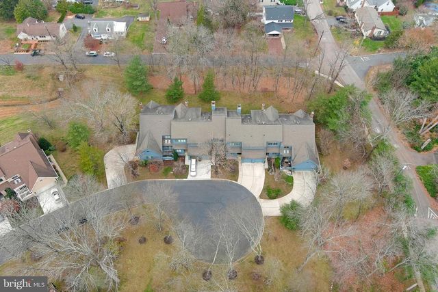 11 STURBRIDGE CT, Lambertville, NJ 08530