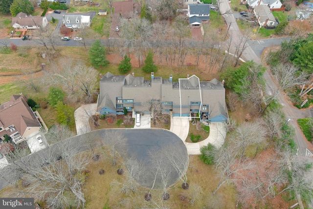 11 STURBRIDGE CT, Lambertville, NJ 08530