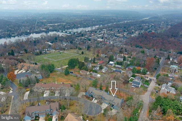 11 STURBRIDGE CT, Lambertville, NJ 08530