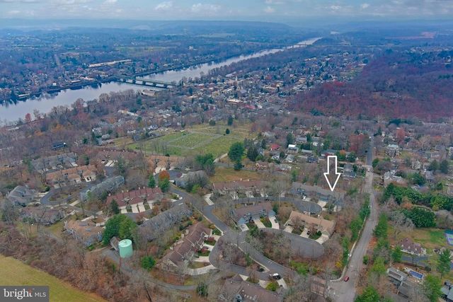 11 STURBRIDGE CT, Lambertville, NJ 08530