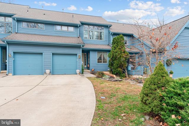 11 STURBRIDGE CT, Lambertville, NJ 08530