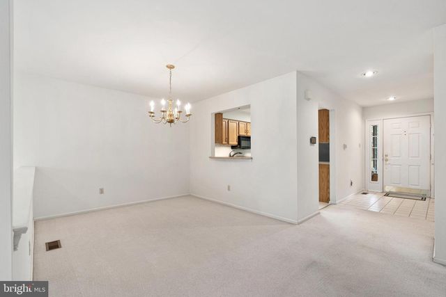 11 STURBRIDGE CT, Lambertville, NJ 08530