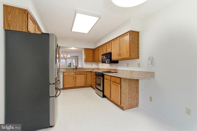 11 STURBRIDGE CT, Lambertville, NJ 08530