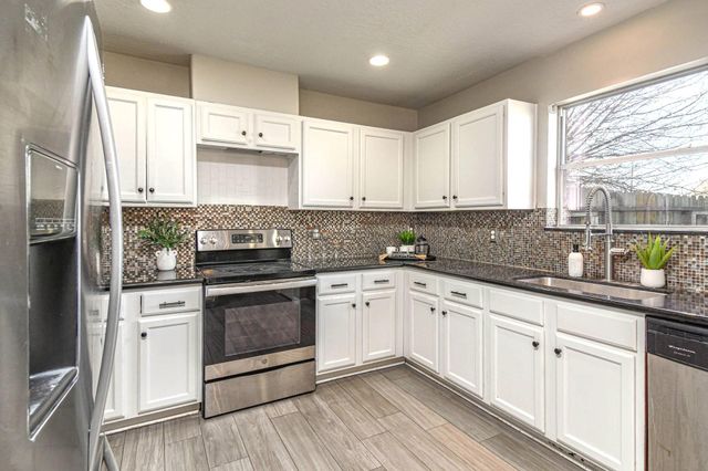 245 Lake Estates Drive, Montgomery, TX 77356