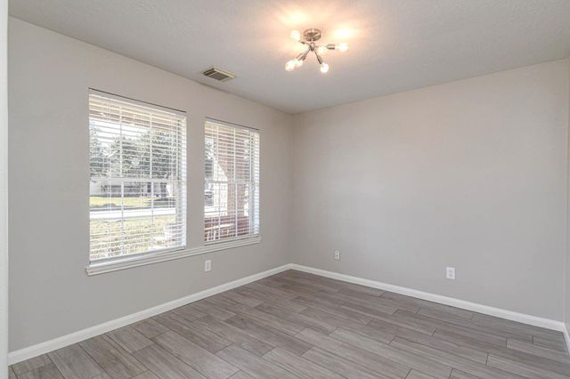 245 Lake Estates Drive, Montgomery, TX 77356